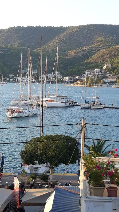 Neoclassical Manor House Poros Town Exterior photo